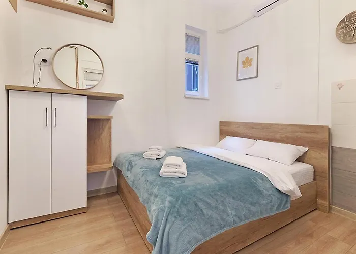 Ikar Apartments