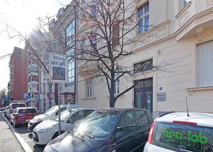 Ikar Apartments